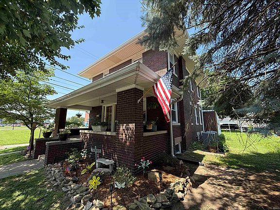 2nd image of 216 Buntin St