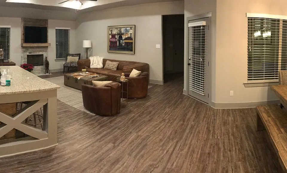 10407 Grover Ave