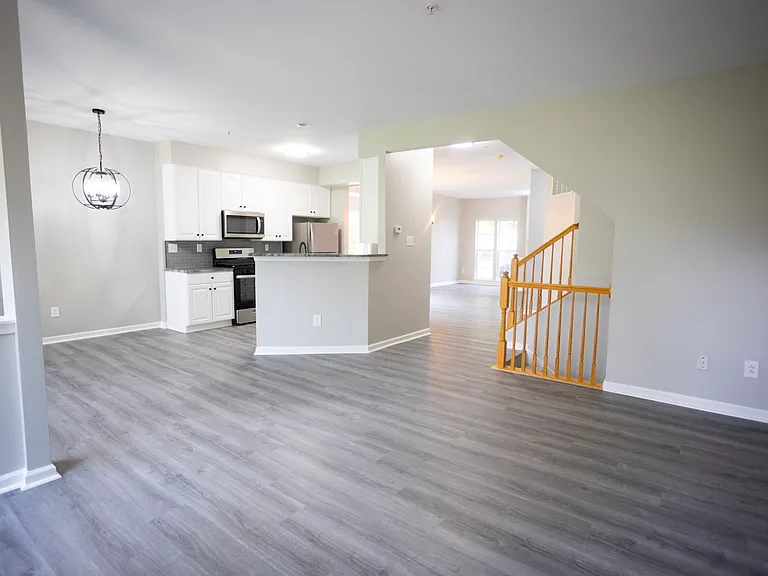 556 Mockingbird Way — Photo 6