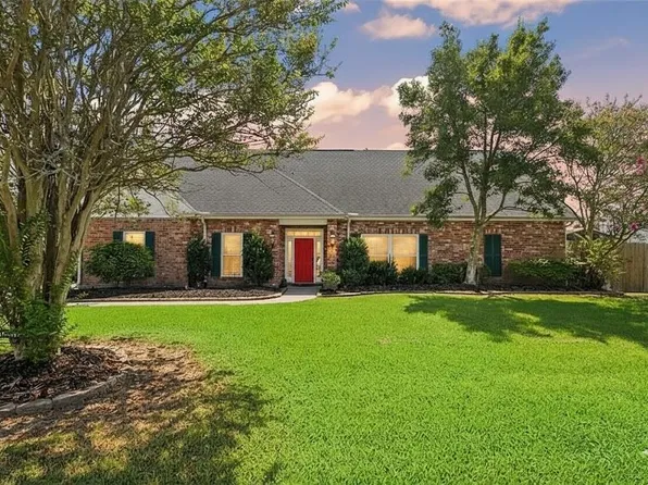 101 Field St, Belle Chasse, LA 70037