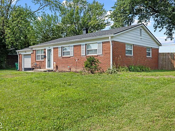 2nd image of 724 Maple Ln
