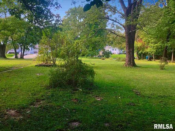 5th image of 407 Roosevelt Cir
