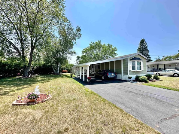 1401 N 23rd St Trailer 39, Escanaba, MI 49829