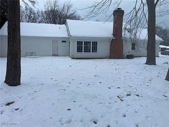 4th image of 22495 Berry Dr