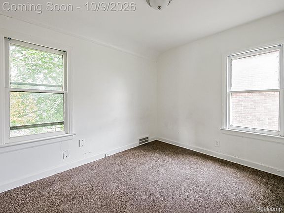 12th image of 15411 Mansfield St