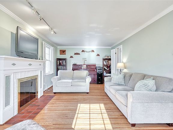 2nd image of 131 Sylvan Rd