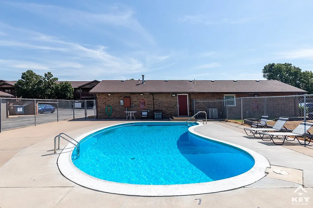 Cloudridge Apartments — Photo 3
