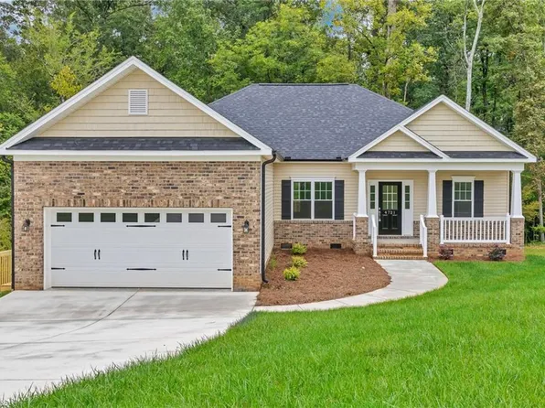 4721 Lord James Pl, Liberty, NC 27298