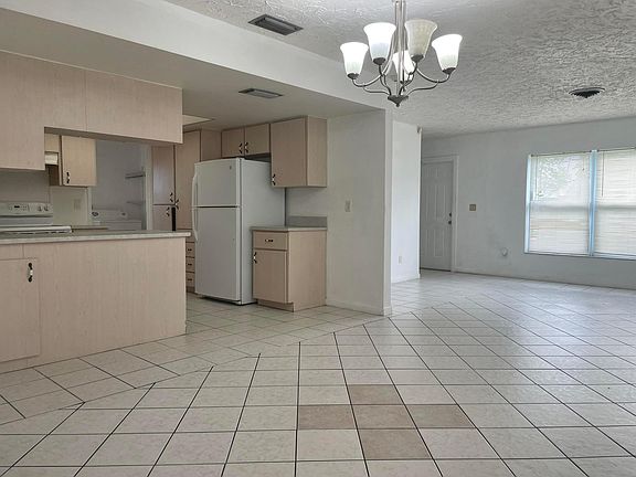 4th image of 218 Olive Avenue