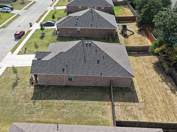 4th image of 1221 Pistachio Dr