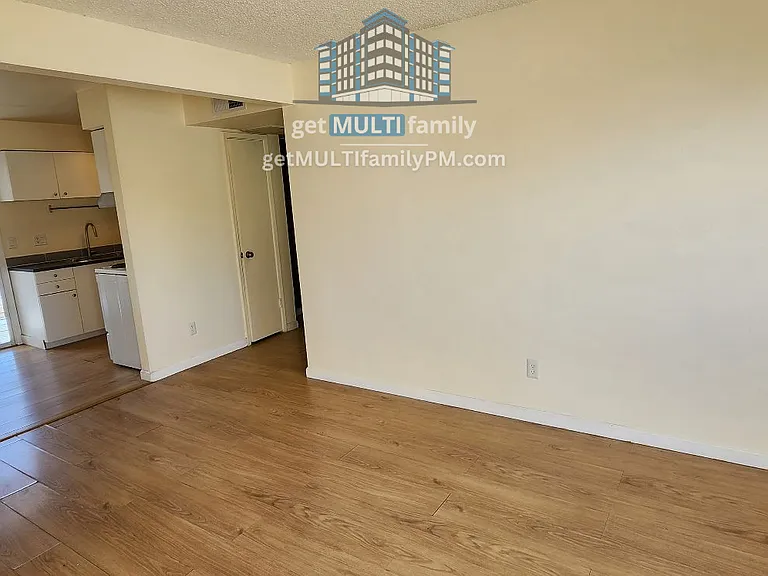 1111 E Butler Dr #D — Photo 4