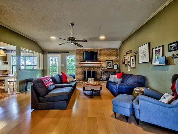 5th image of 3032 Oak Valley Dr