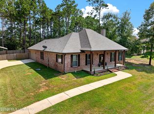 38 Switch Rd, Carriere, MS 39426