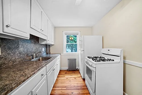 431 Adams St #3 Photo 1