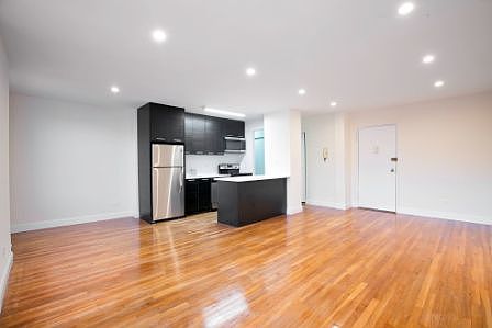 4th image of 5425 Valles Ave APT 6B