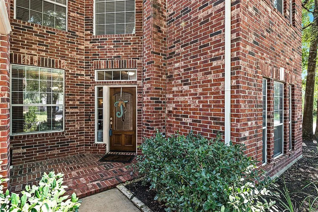4 bed, 2.5 bath, 3425 sqft, $3,100 — Photo 3
