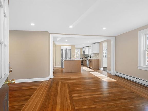 3rd image of 94 Kay St