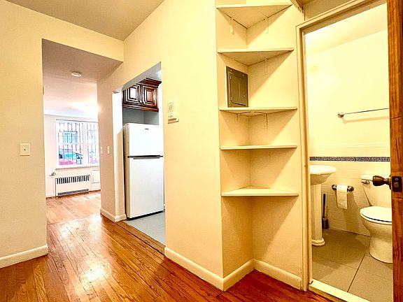 4th image of 27 W 71st St APT 1A