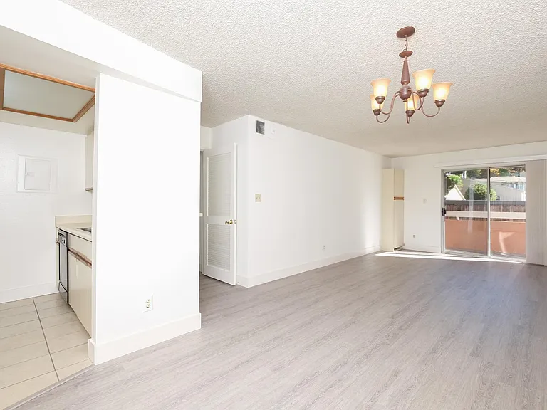 Garden View Apartments — Photo 18