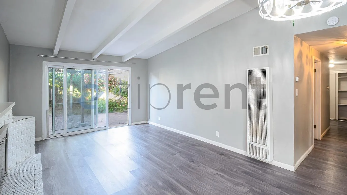 4 bed, 1260 sqft, $3,650 — Photo 3