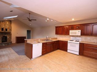 24 Beacon Dr, Howell, NJ 07731