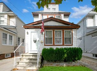 22223 92nd Rd, Queens Village, NY 11428