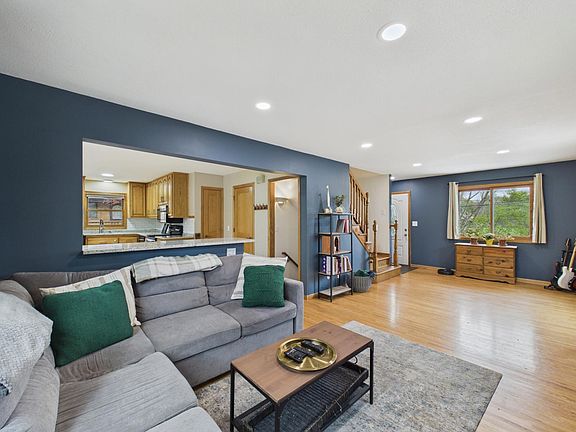 5th image of 1405 Mahtomedi Ave