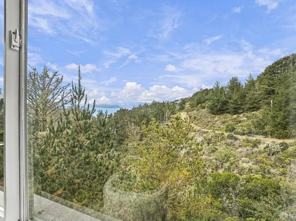 650 Viewridge Dr, Pacifica, CA 94044