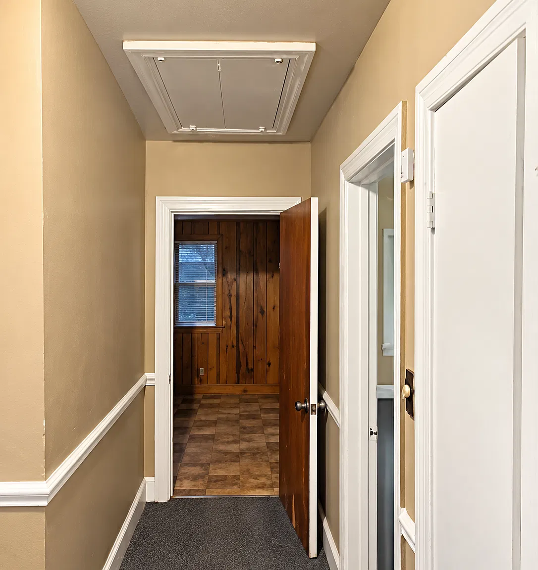 3 bed, 1108 sqft, $1,205 — Photo 2