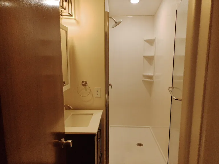 201 Circle Dr — Photo 6