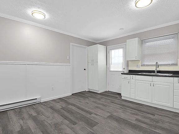 4th image of 2624 Fairwood Ave