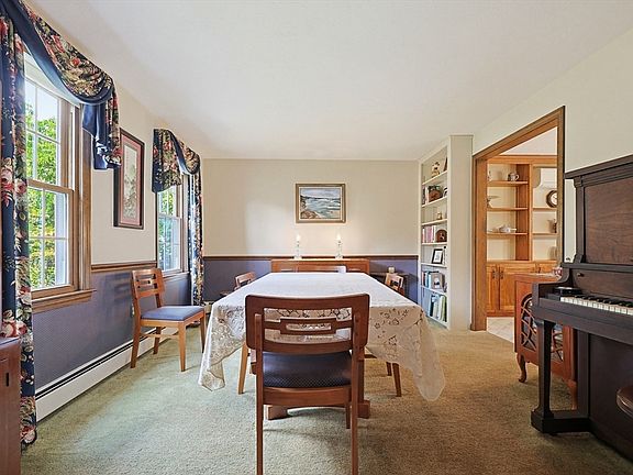 3rd image of 606 Washington St
