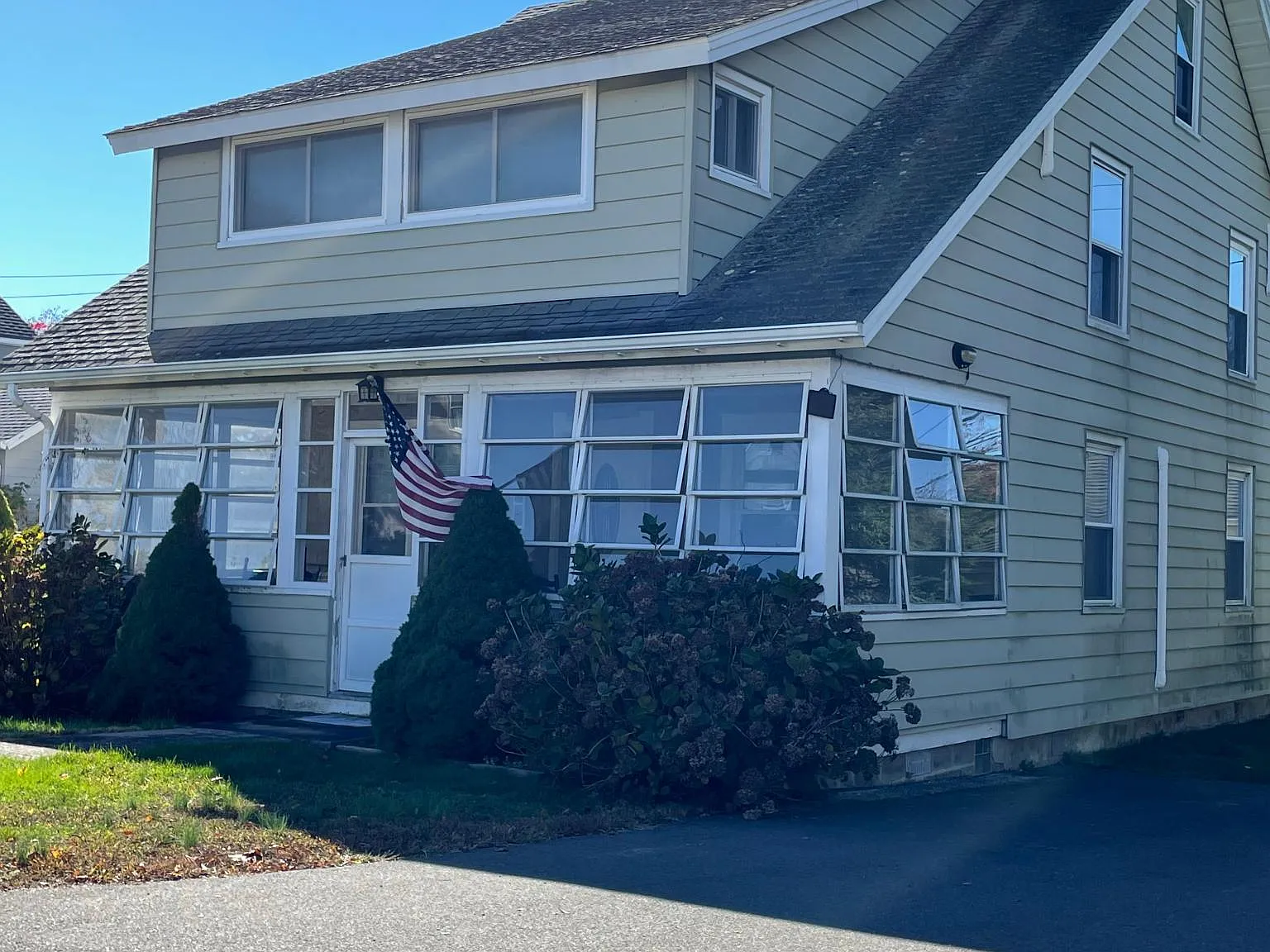 90 Taylor Ave — Photo 4