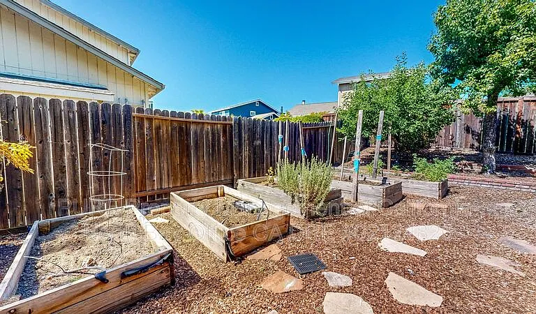 360 Manka Cir — Photo 41