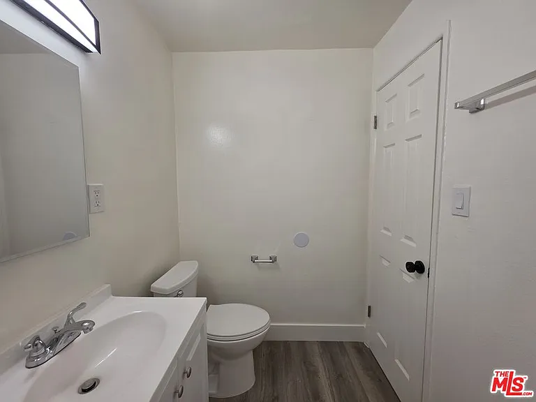 2400 Vanderbilt Ln #2400A — Photo 23