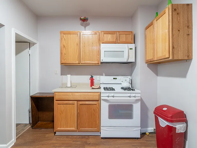 658 Atlantic St — Photo 32