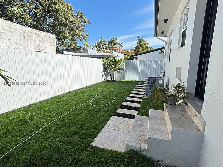 3606 SW 17th St #1 — Photo 5