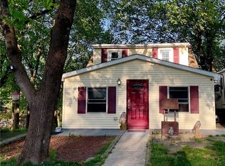 5 Pells Ct, Poughkeepsie, NY 12601