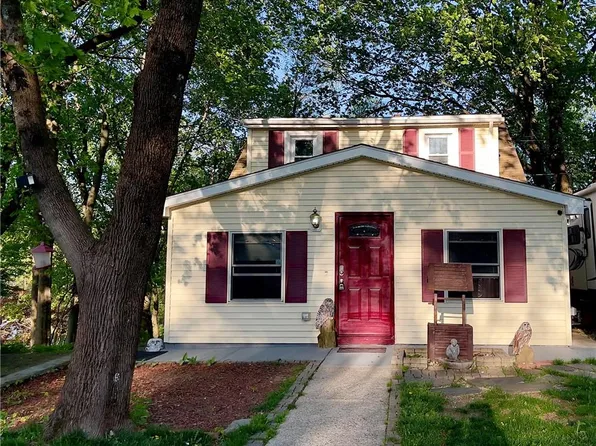 5 Pells Court, Poughkeepsie, NY 12601