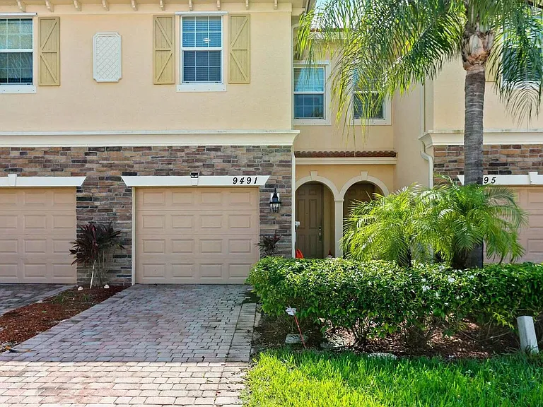 9491 SW Merlin Ct — Photo 3