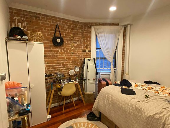 5th image of 403 W 48th St APT 3A
