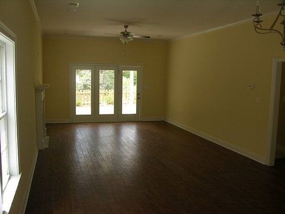 3rd image of 3803 Amberley Dr