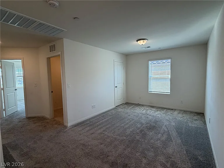 2562 Ofanto St — Photo 17