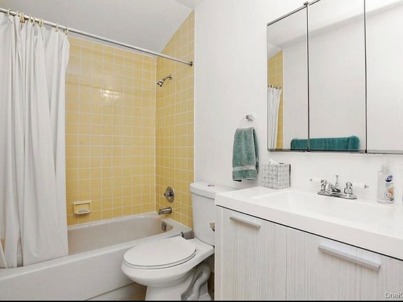 4th image of 2452 Delanoy Ave #2