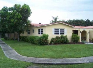 10464 NW 3rd St, Plantation, FL 33324