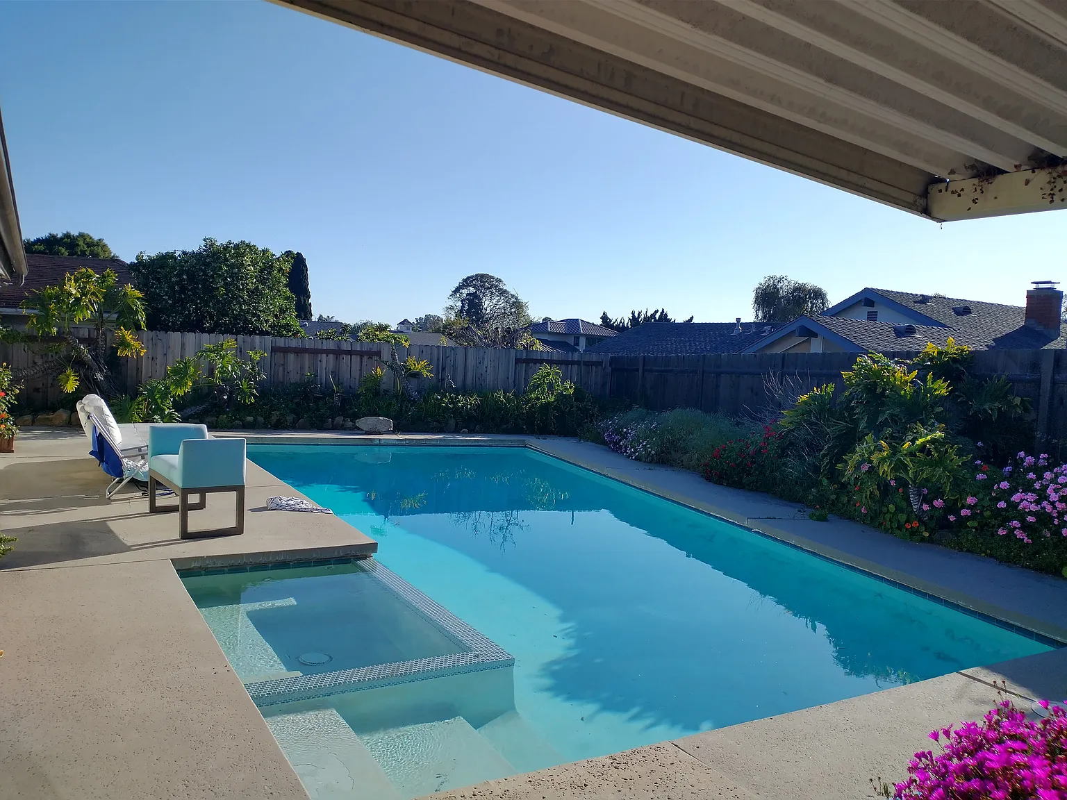 3 bed, 1950 sqft, $1,500 — Photo 1