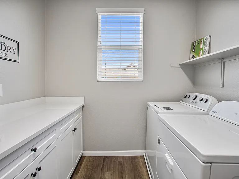 419 Daffodil Dr #2 — Photo 9