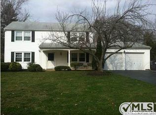 34 River Dr, Marlboro, NJ 07746