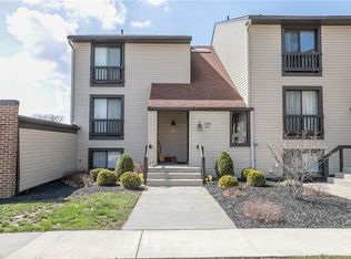 6290 Greenwood Pkwy APT 104, Northfield, OH 44067