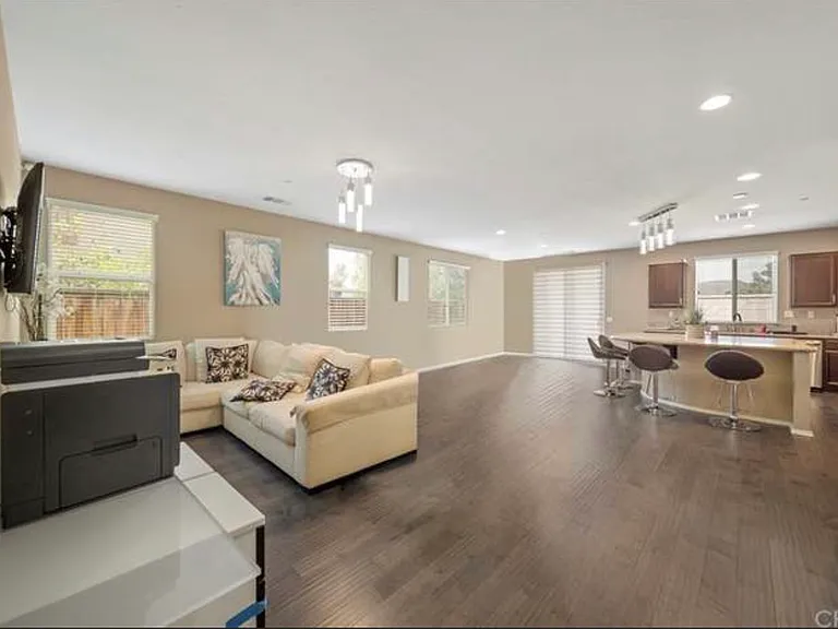 45019 Carla Ct — Photo 8